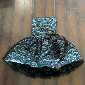 Strapless Formal dress